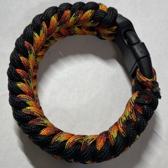 Paracord Bracelet - Picture 2 of 4